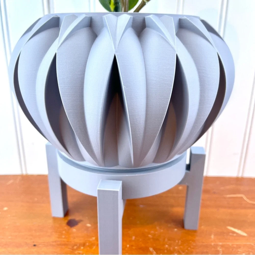 Halden Planter Pot, Indoor Planter w/ Drainage Hole and Drip Tray - Picture 2 of 9